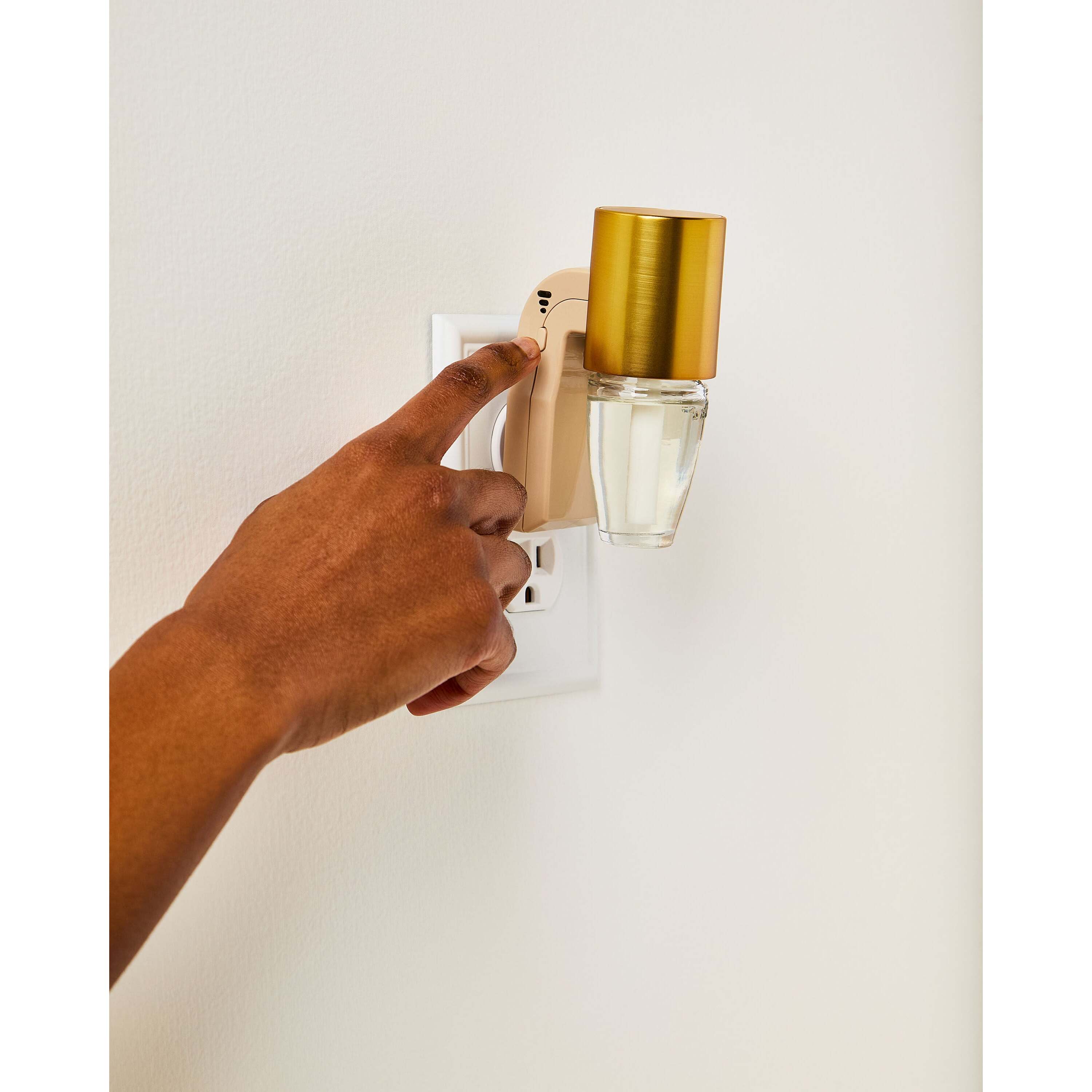 Brass Metallic Scent Control Wallflowers Fragrance Plug - Image 5