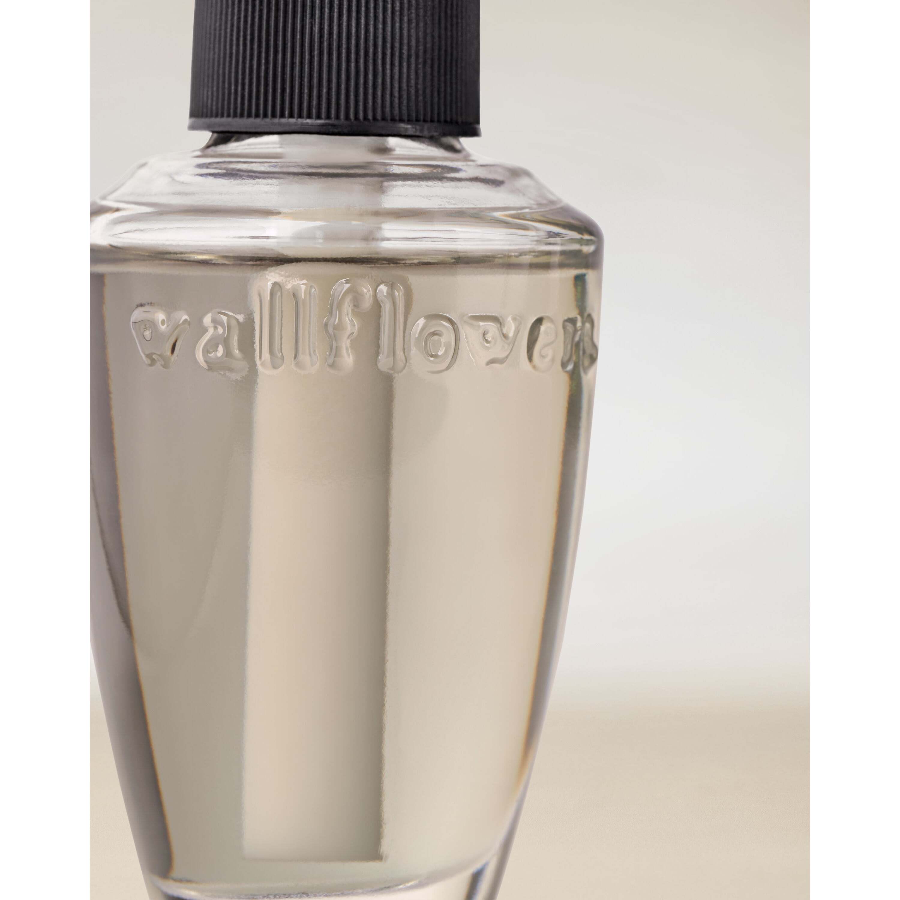 Laundry Day Wallflowers Fragrance Refill - Image 2