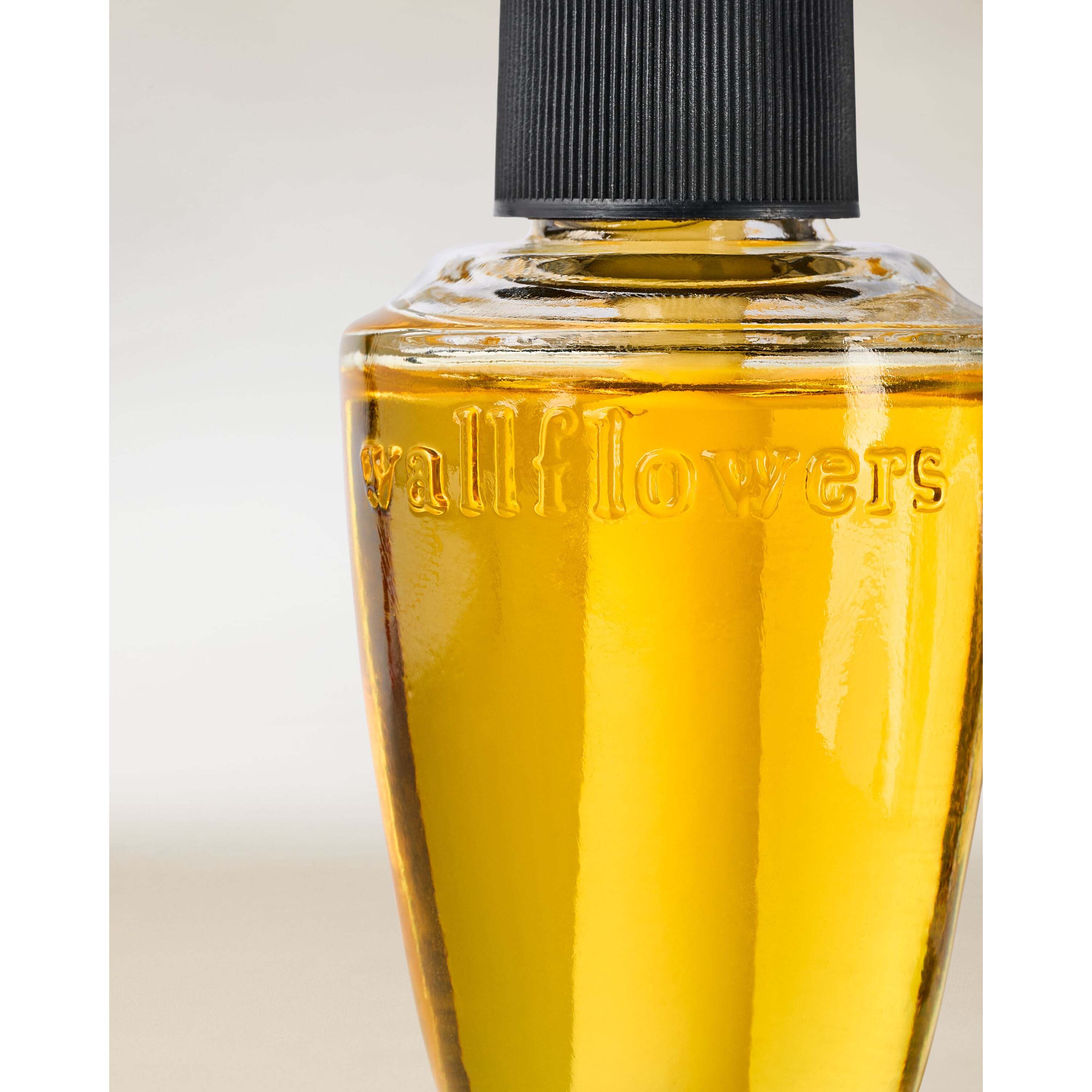 Clean House Vibes - Dazzling Citrus Wallflowers Fragrance Refill - Image 2