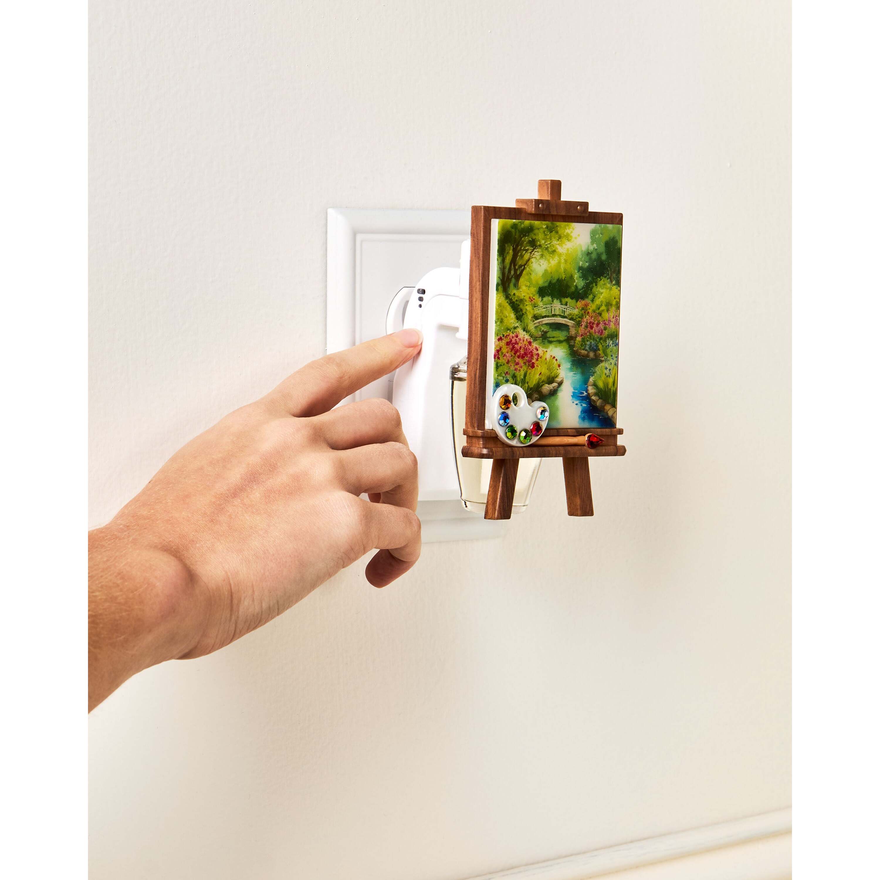 Easel Scent Control Nightlight Wallflowers Fragrance Plug - Image 5