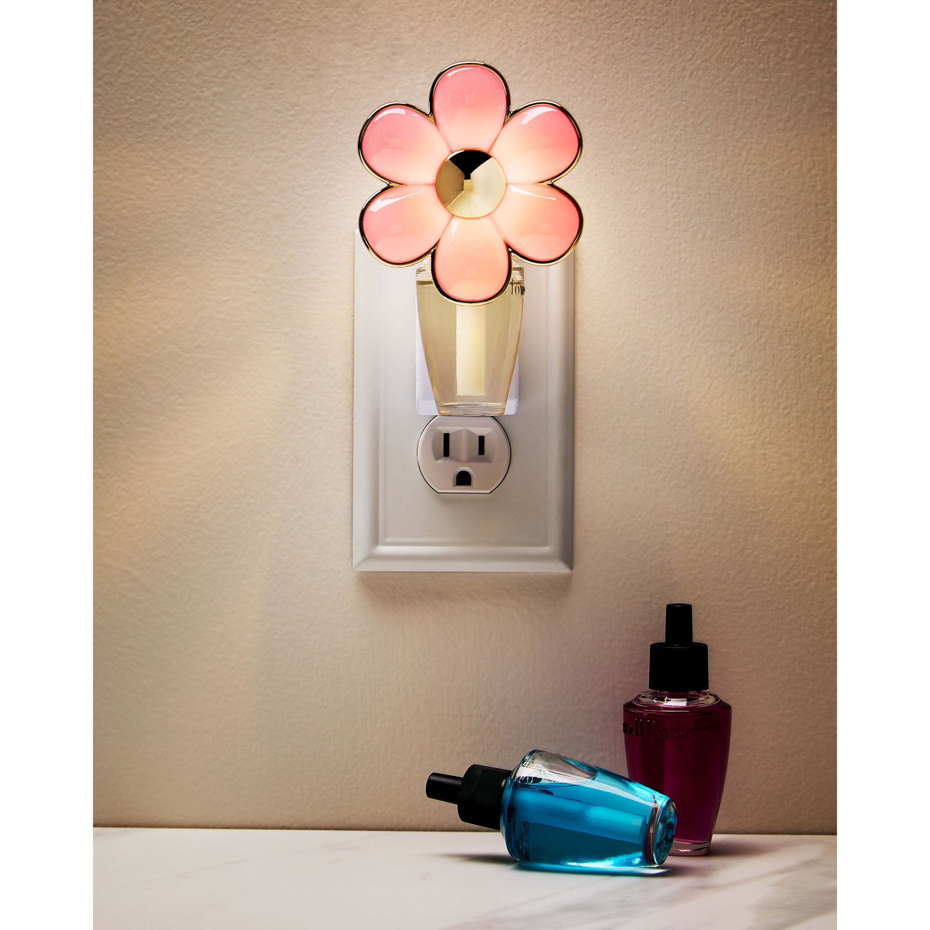 Daisy Scent Control Nightlight Wallflowers Fragrance Plug - Image 6