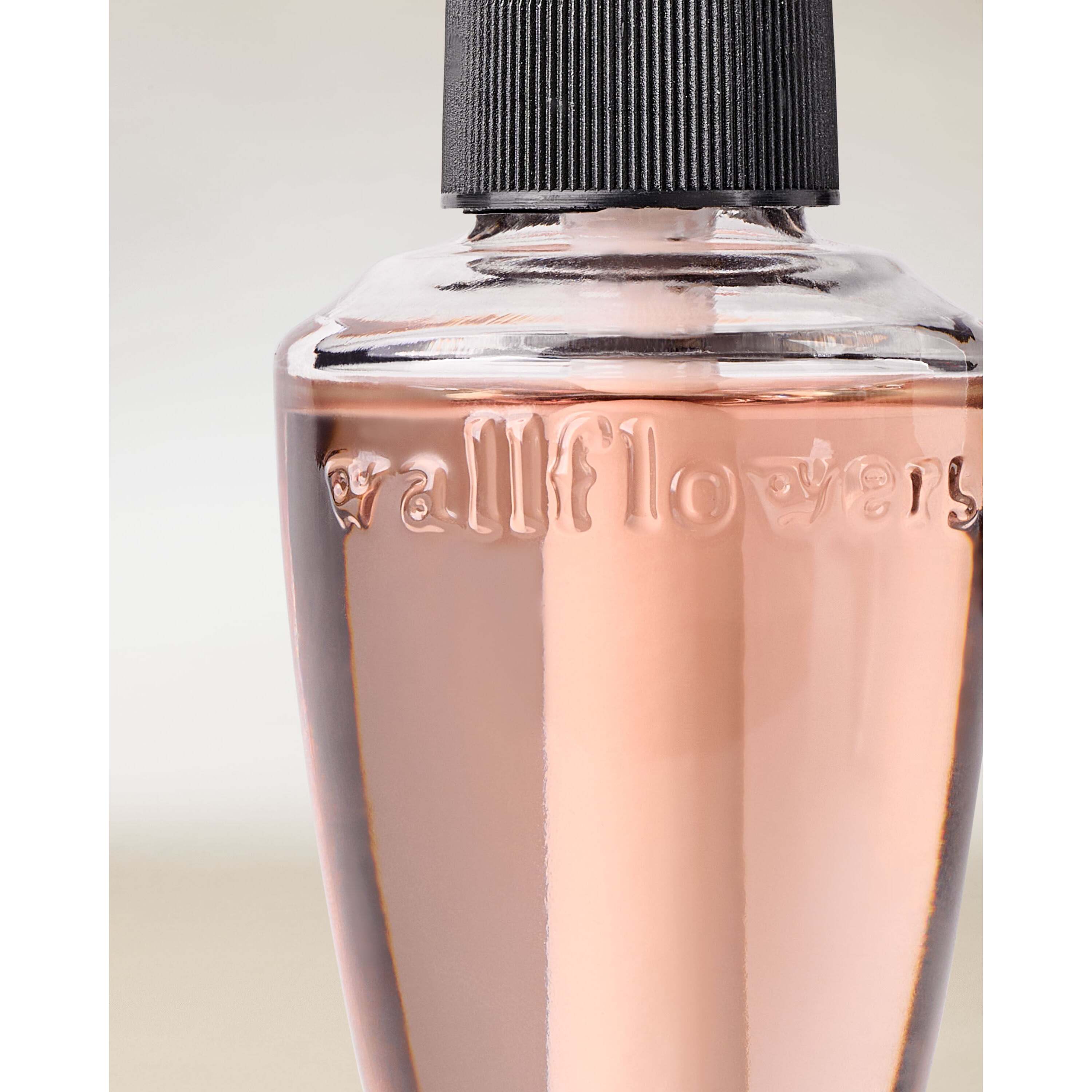 Fluffy Almond Marshmallow Wallflowers Fragrance Refill - Image 2